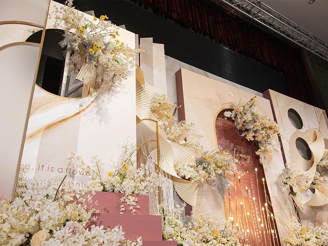 【臻爱婚礼】舞台留影区通道灯光|超值人气