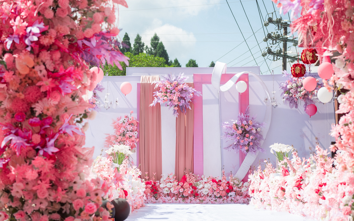 是深海的蓝，是晴空的蓝，是我们从心动到白首的蓝。