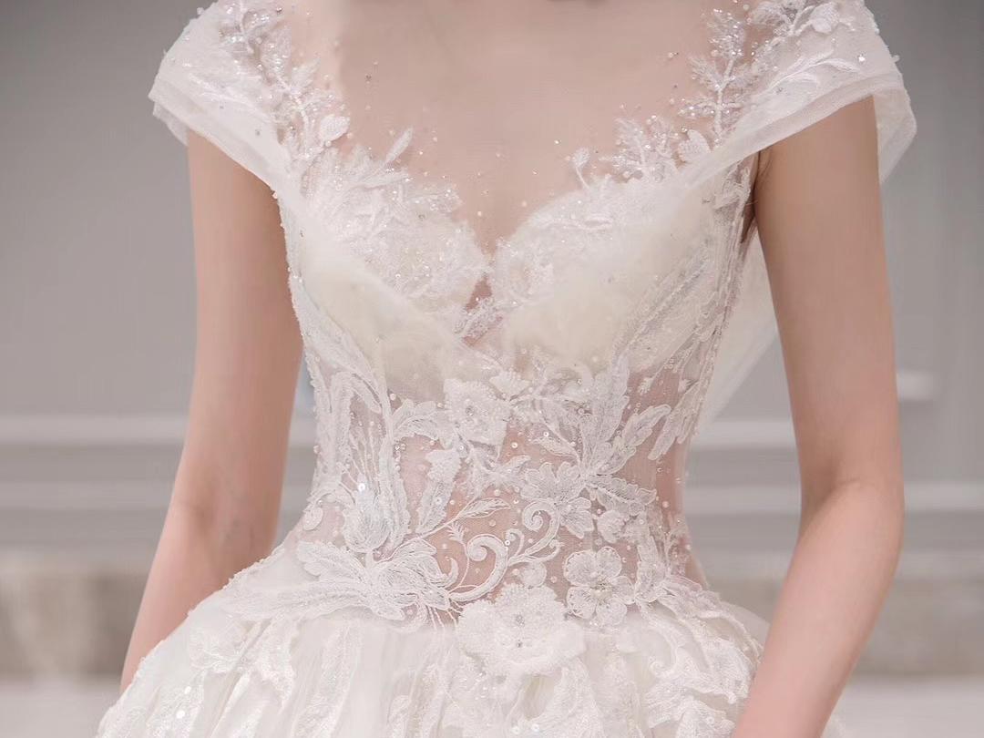 全场任选 设计师款大拖尾+总监化妆师