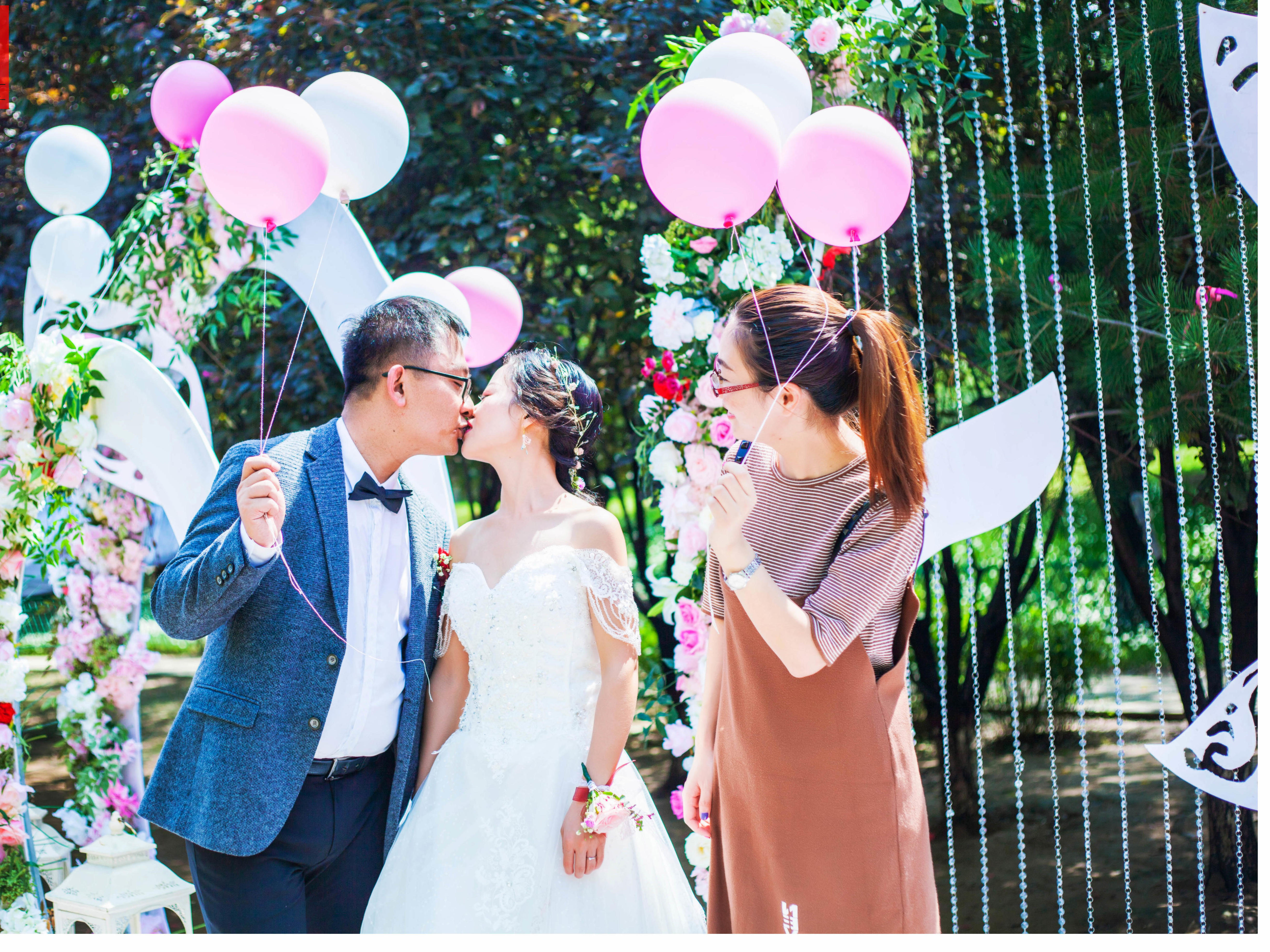 创始人档全程跟妆+秀禾高定婚纱礼服+西服+婆婆妆