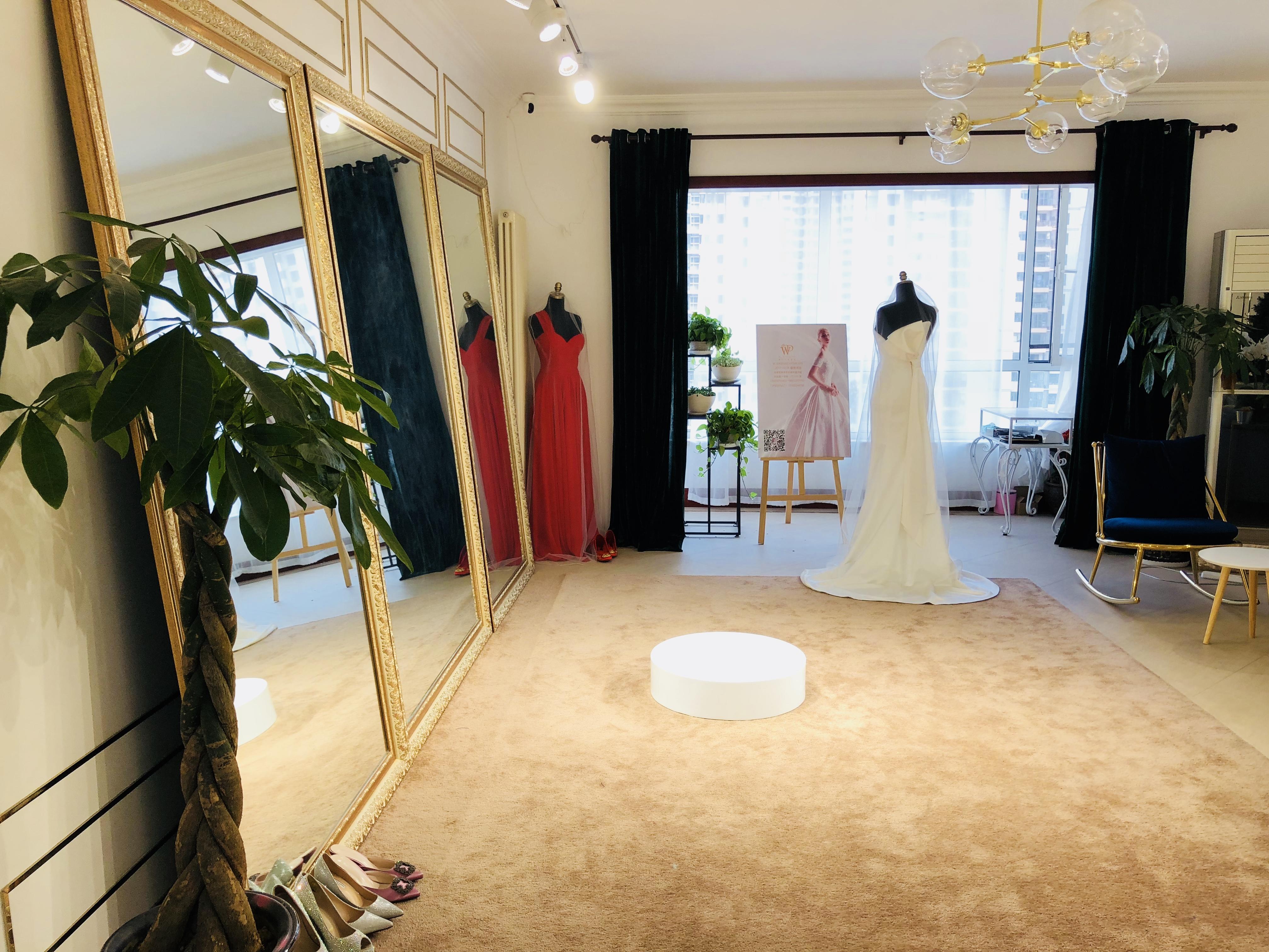 W.DRESSES婚纱礼服定制店