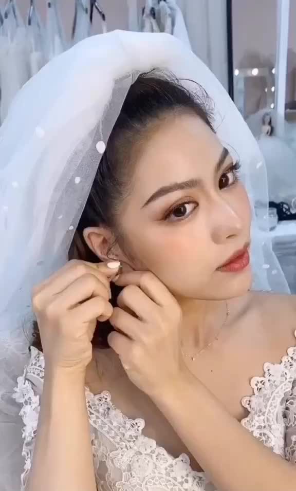 特惠【电视台造型师】跟妆3套+美甲全款礼+亲友妆