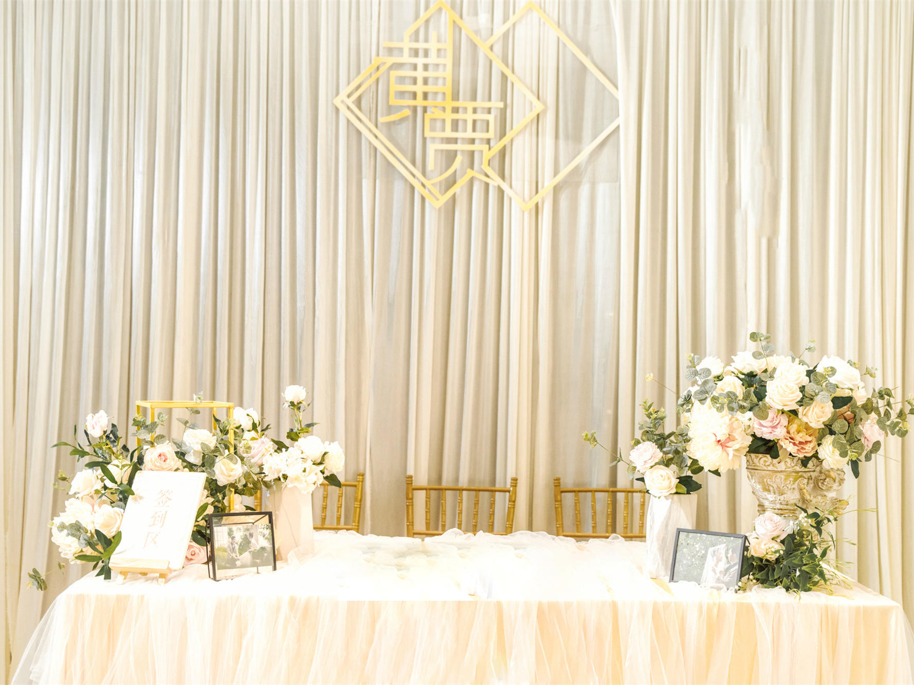 适合小场地的婚礼 万元内预算即可布置