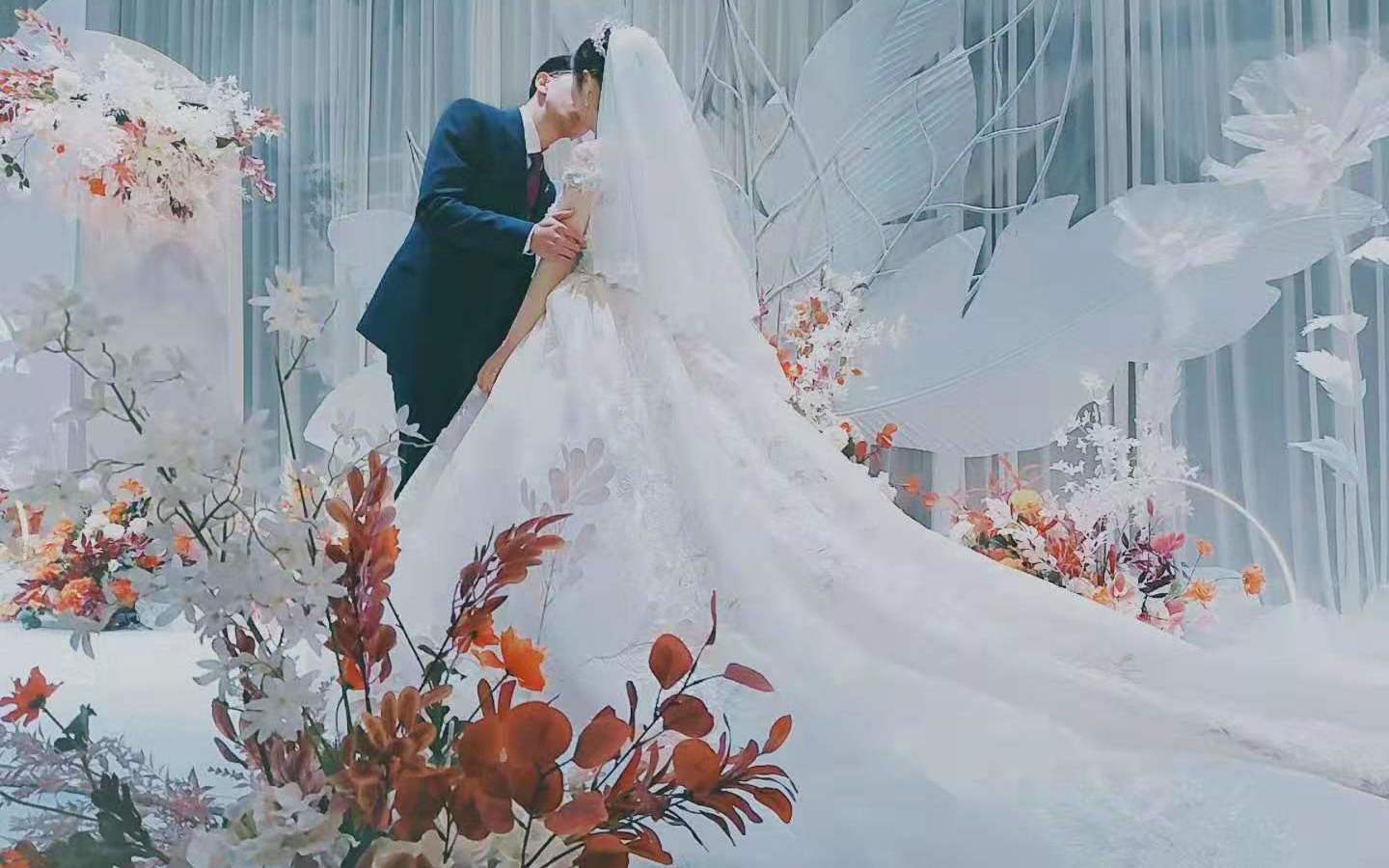室内唯美暖橘色系婚礼  