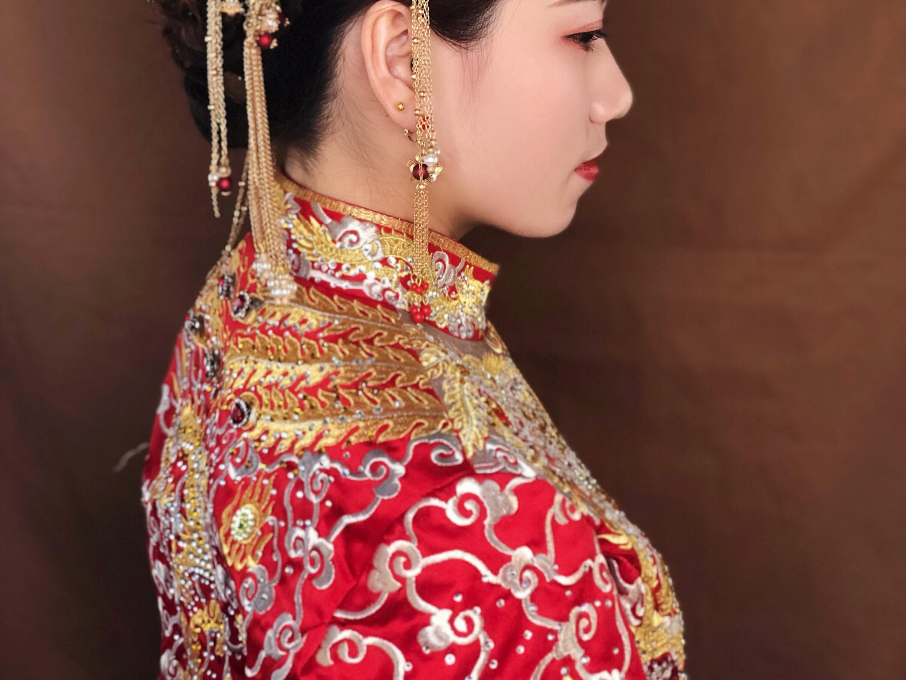 阳泉婚纱礼服租赁奢华拖尾套餐