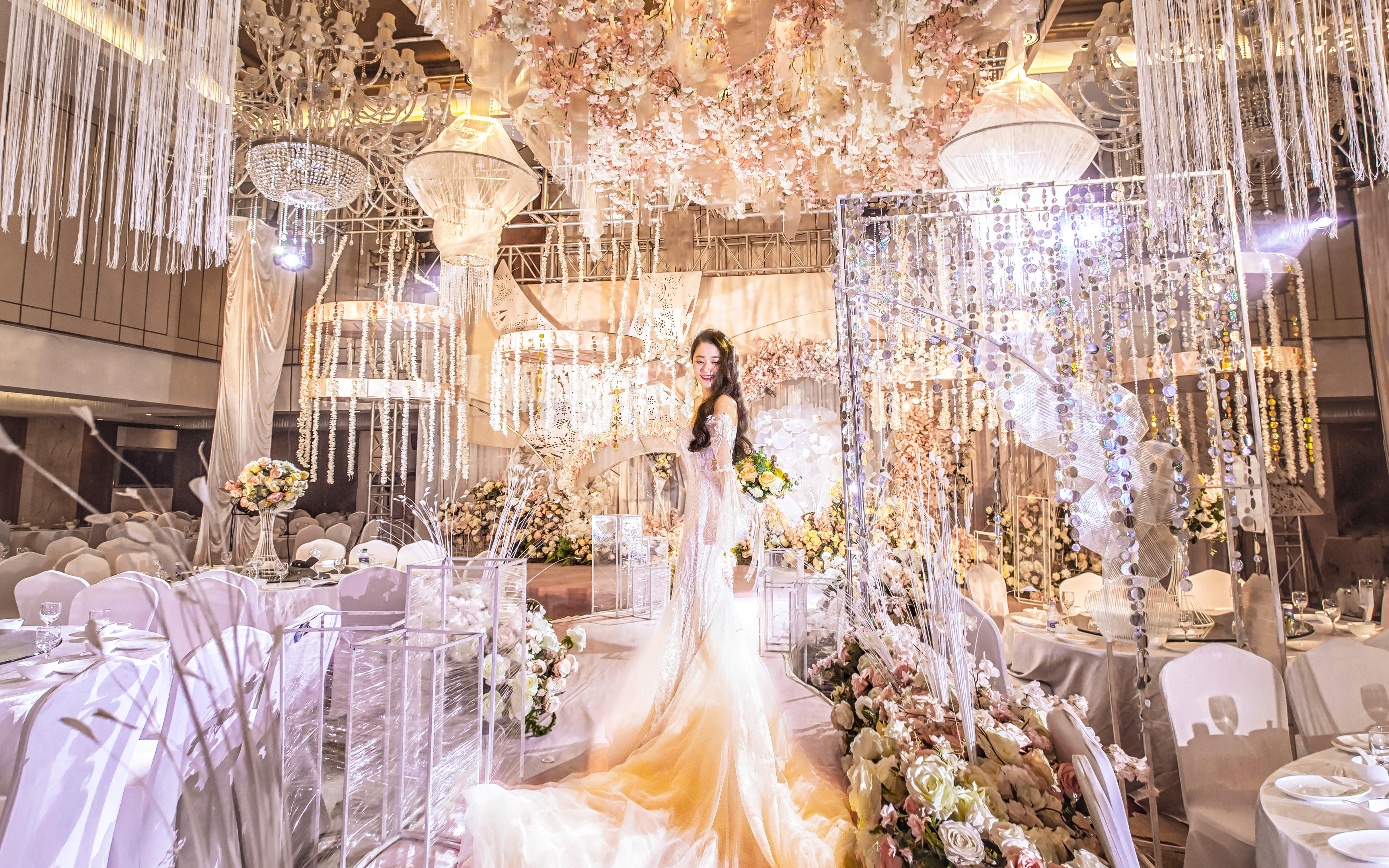 美兮婚纱馆&主纱简约气质造型