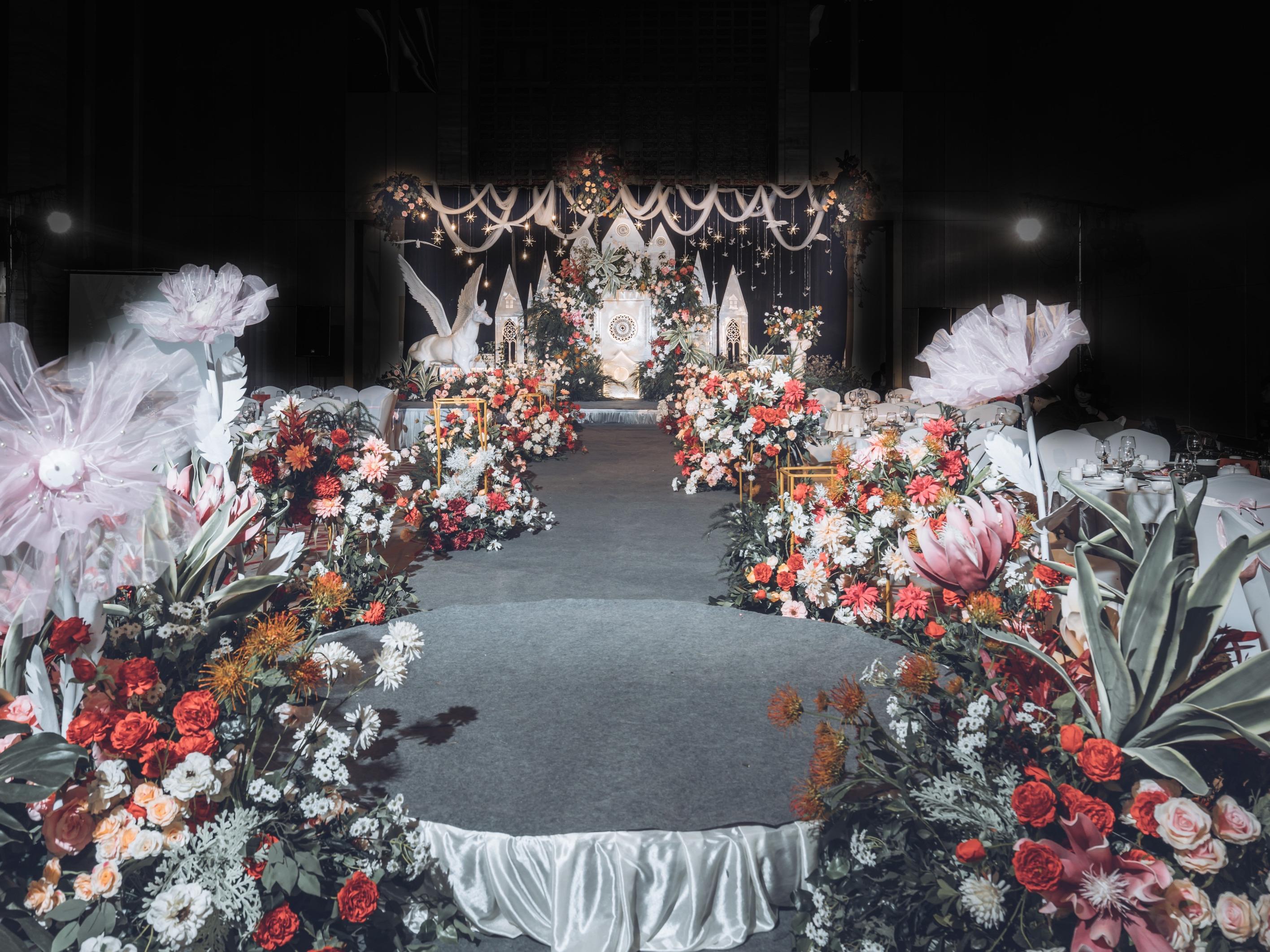 黑红撞色发光城堡婚礼-南阳喜文化创意婚礼