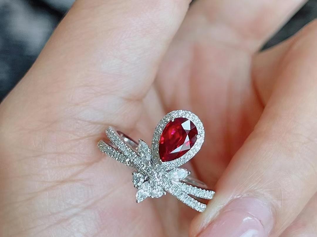 生动饱满的红色~像爱情一样鲜艳明亮