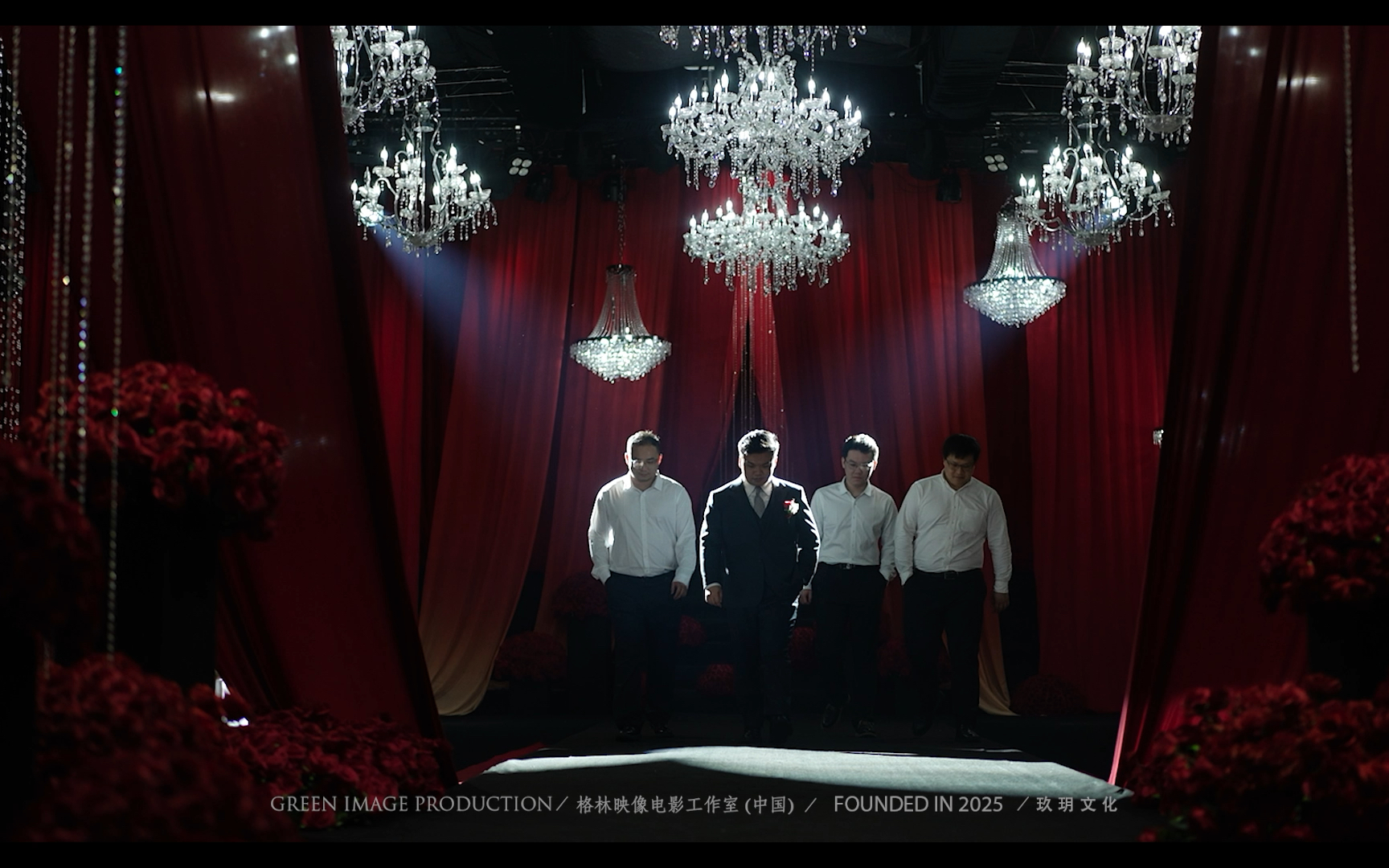 黑红撞色布幔 小众设计感