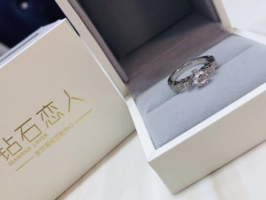 南充钻石恋人婚戒定制情愫系列