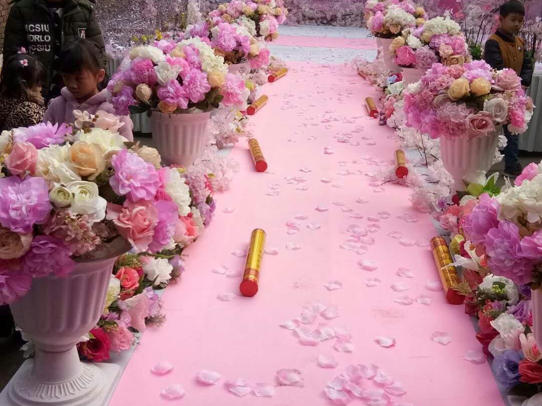 日 丽 风 和，粉色婚礼