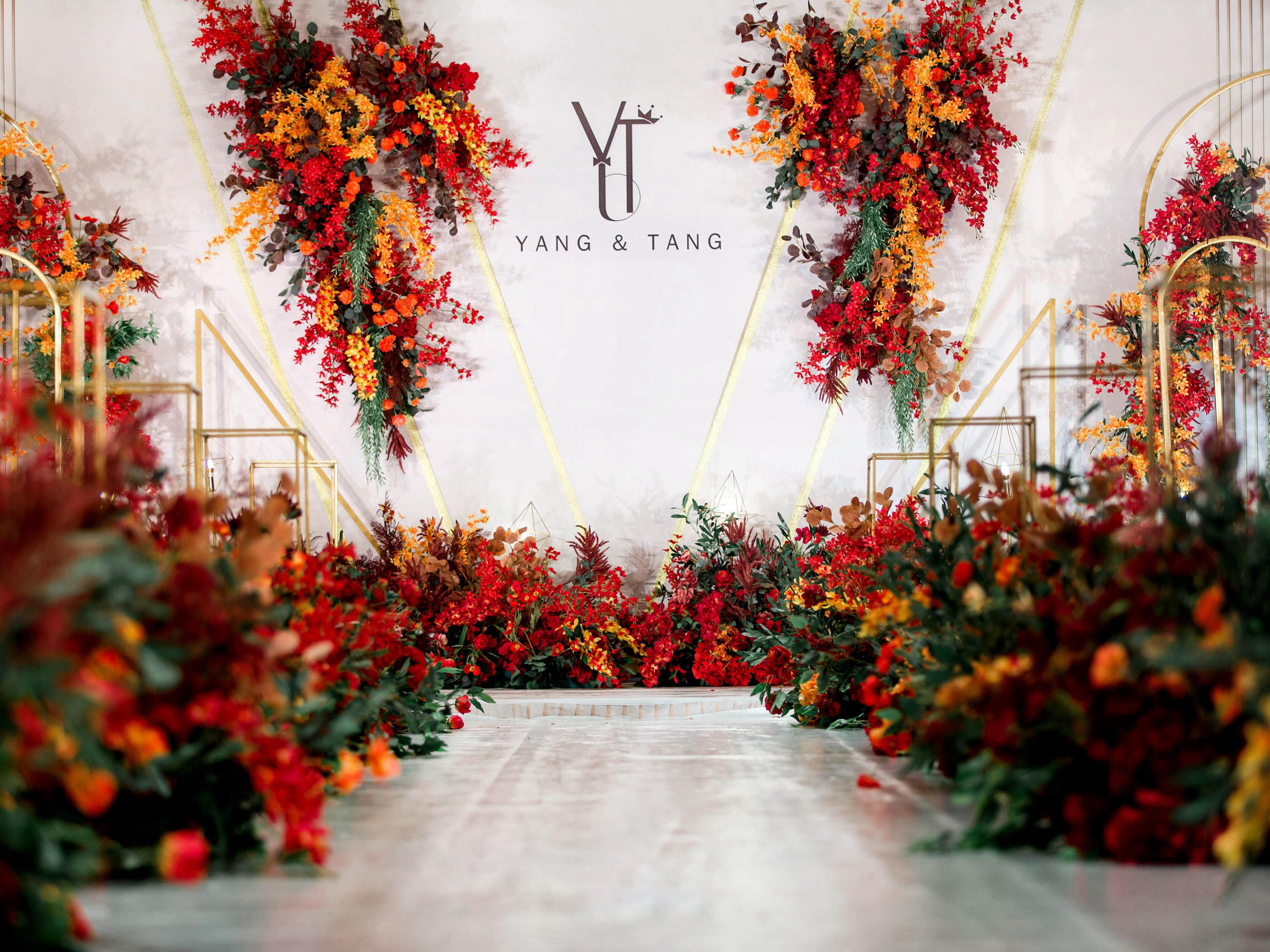 简约森系红色低预算小厅婚礼