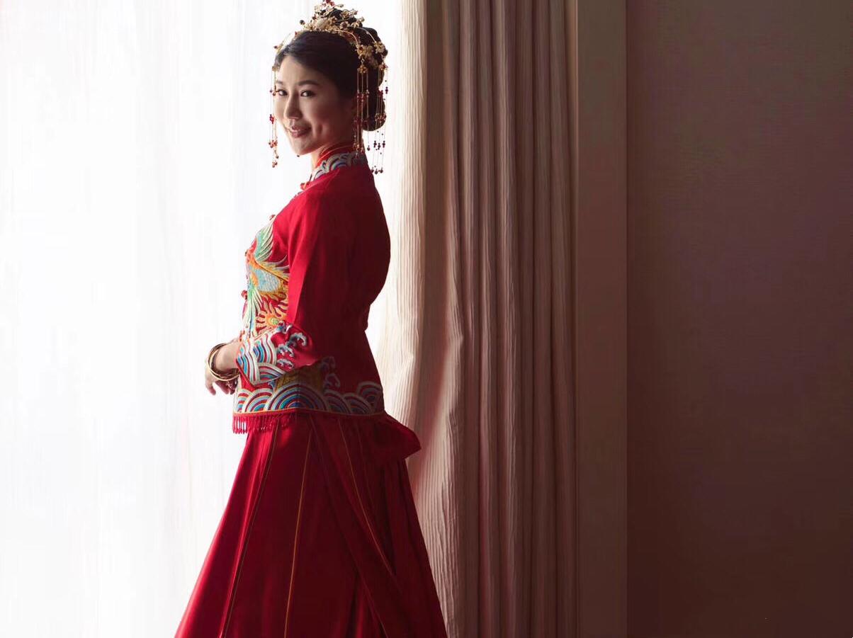 【木槿婚纱一站式套餐】中式婚礼4件套＋总监档跟妆