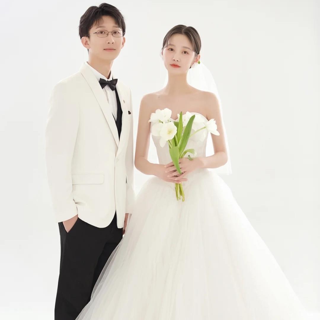 仪式感婚纱照      