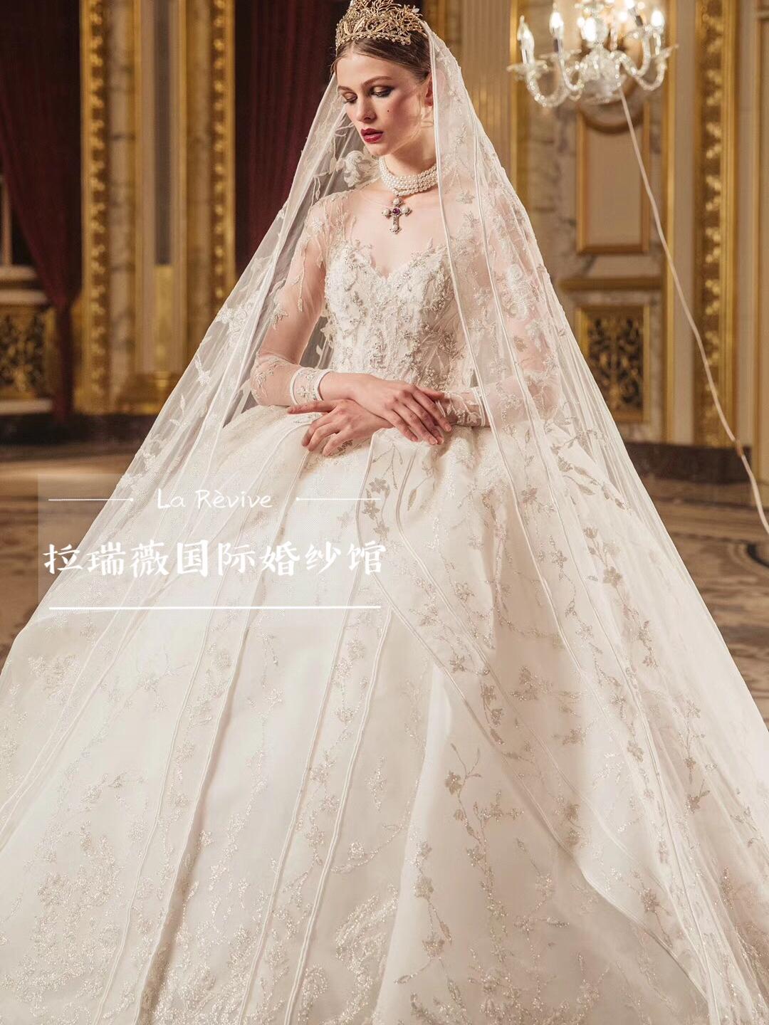 拉瑞薇【香港ST】国际品牌婚纱礼服+首席级跟妆