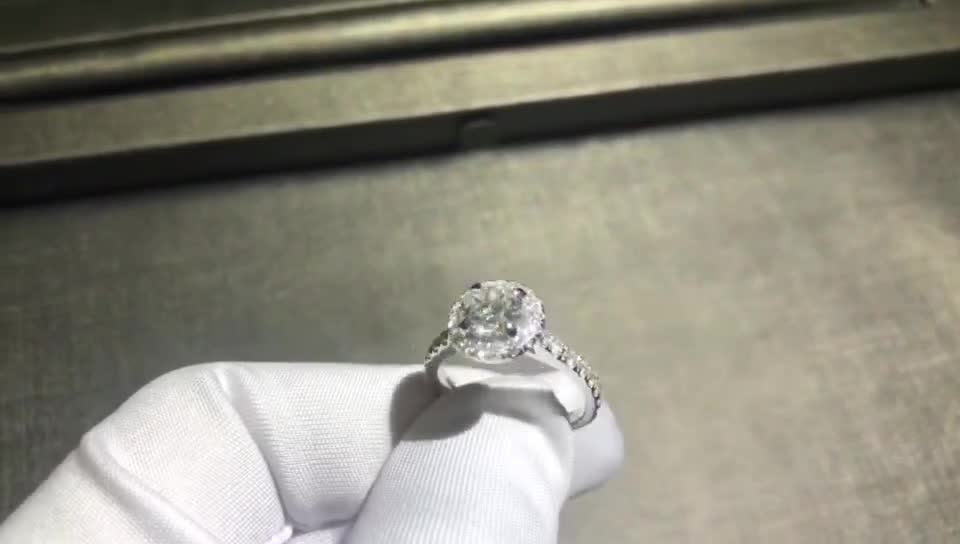 QC  求婚钻戒   50分 白18k金轻奢钻戒