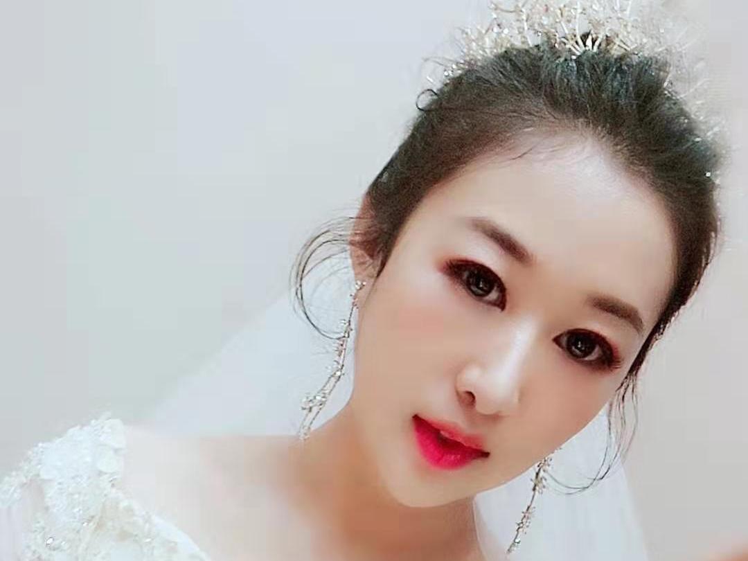 答谢妆  总监老师 全程跟妆  2套造型