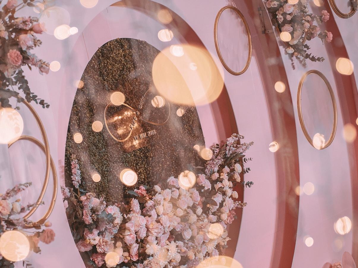 简约轻奢，时尚创意婚礼，花艺设计效果满分。