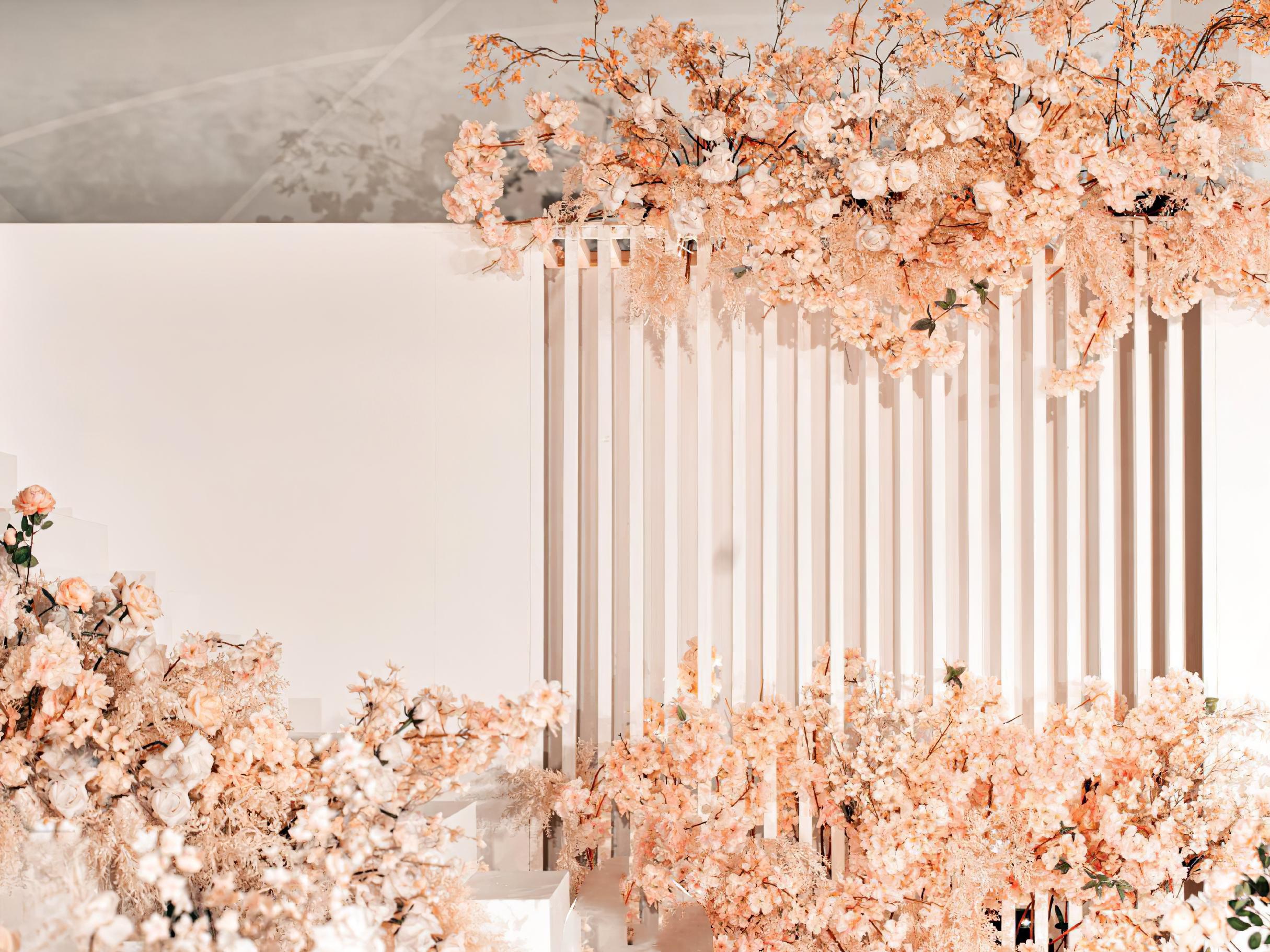 洛可可 |  香槟色室内大气梦幻婚礼