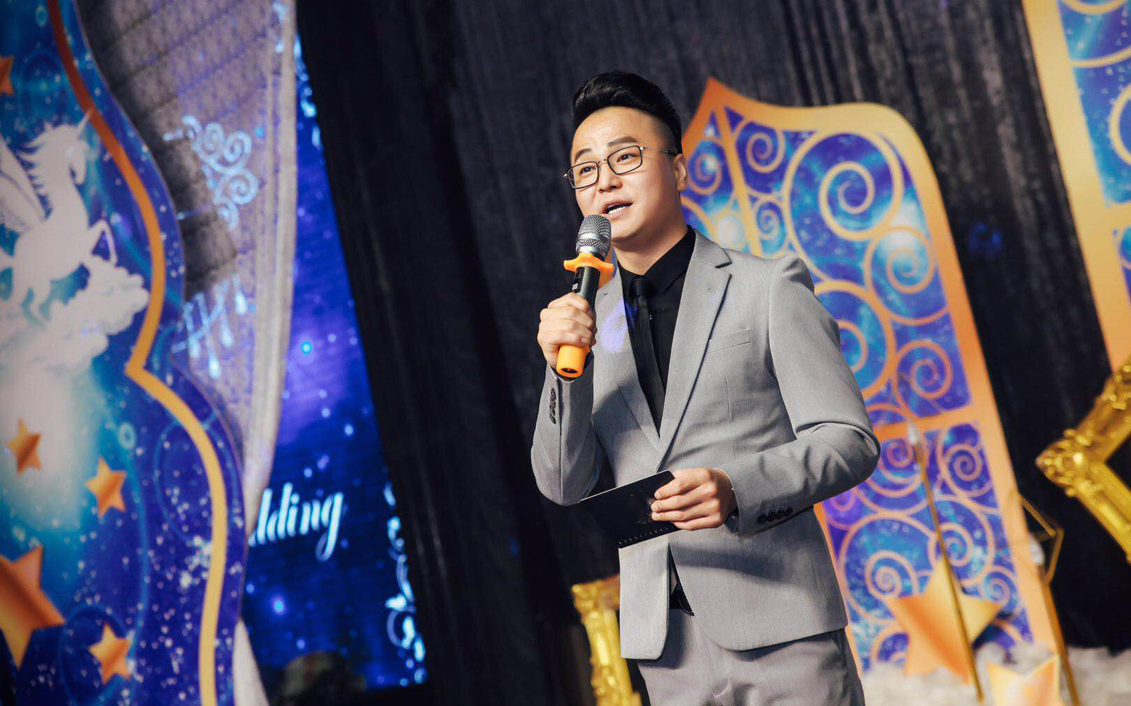 主持人+接亲助理+婚礼音乐