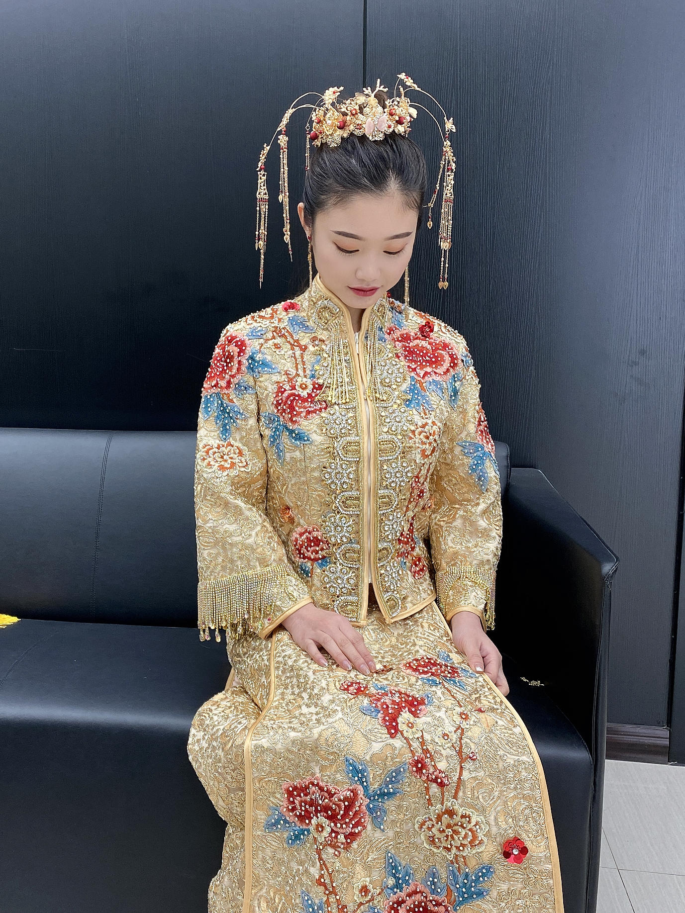 品牌主纱任选+伴娘伴郎服四件+男秀禾+跟妆