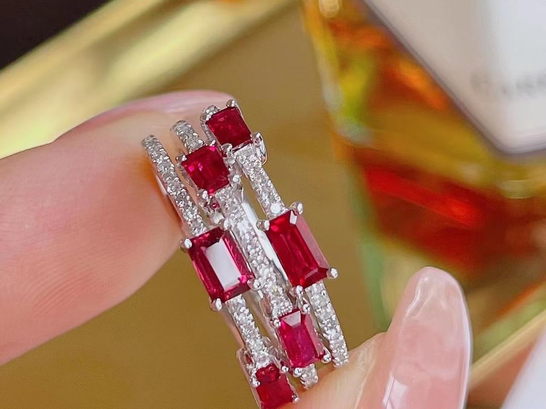 新颖时尚的设计款红宝石排戒~喜欢的小姐姐不要错过