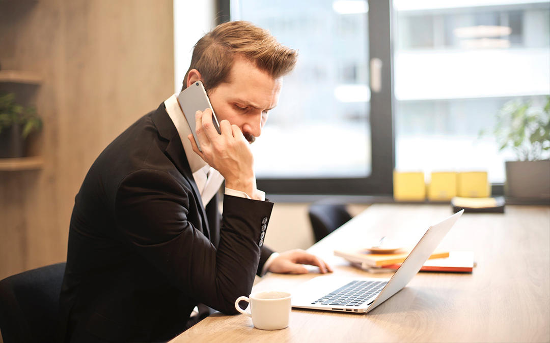 Awei商务西服定制&成功男士必须具备的气质