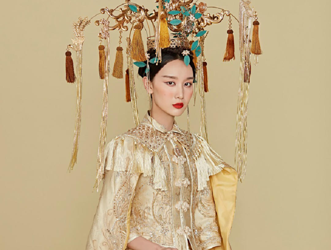 超值| 中式嫁衣 典礼三件套+资深造型师跟妆一天