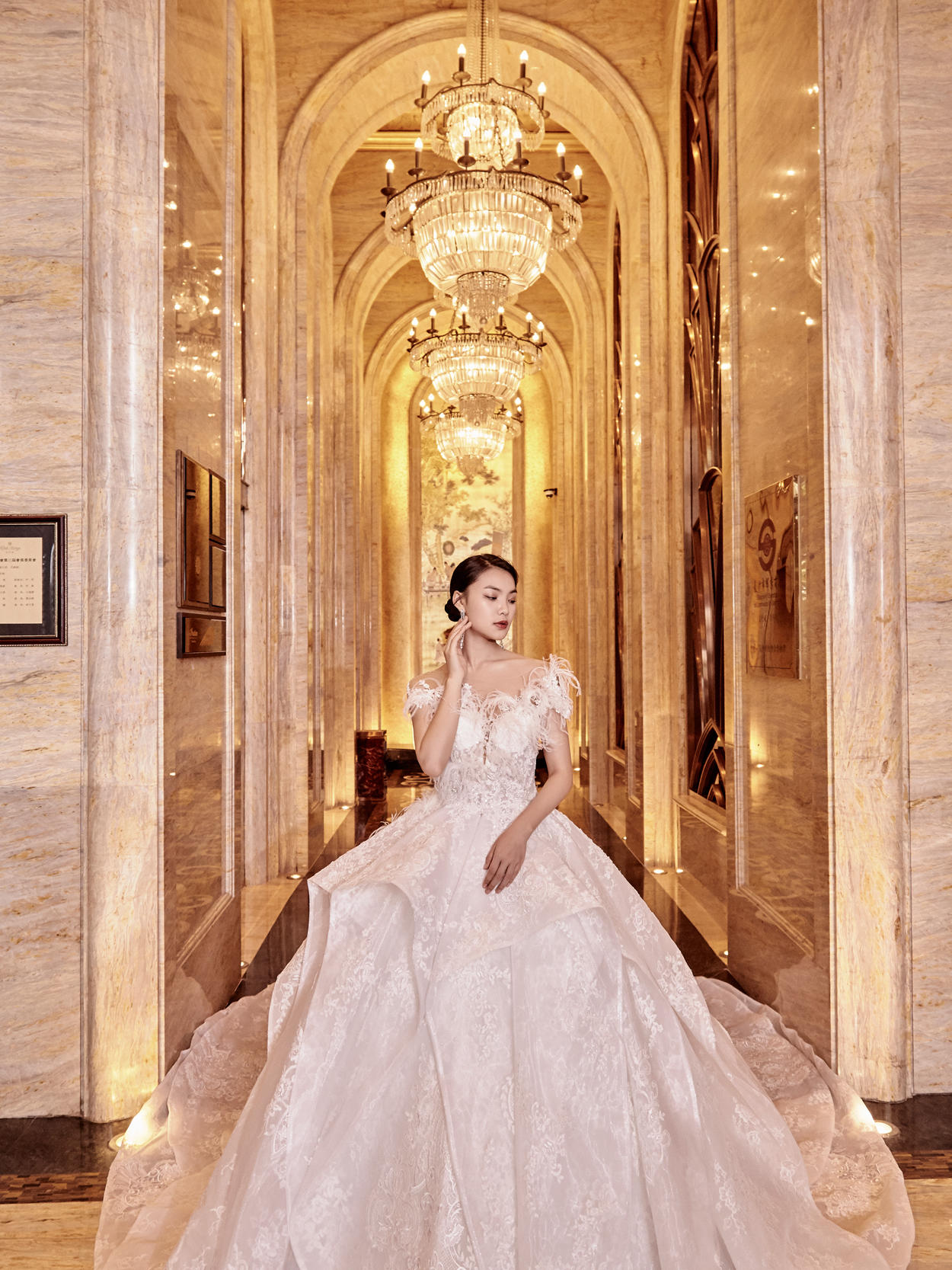 GN奢华羽毛仪式纱＋出门服＋敬酒服，超值租赁