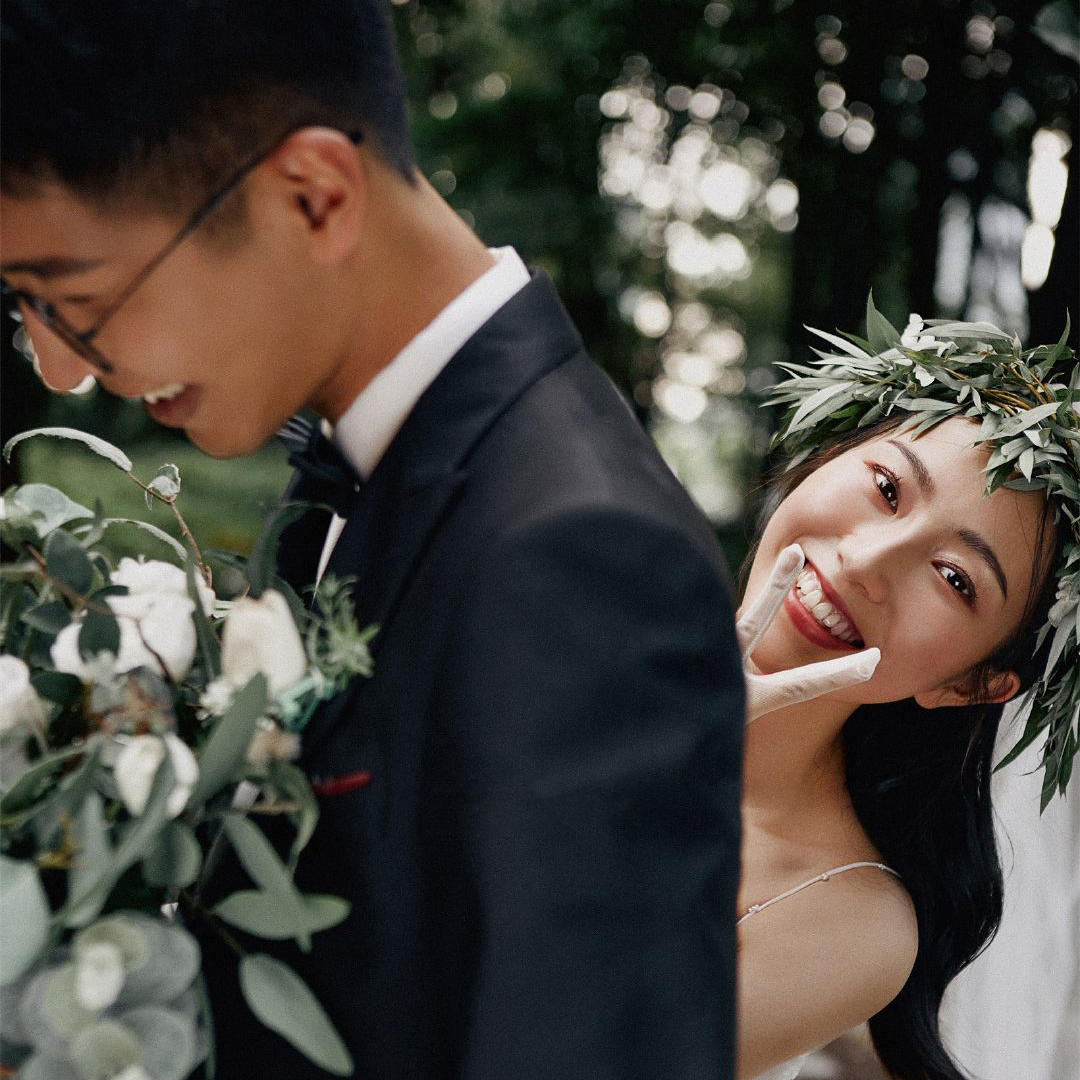10服10造一对一团队服务赠送全新齐地婚纱