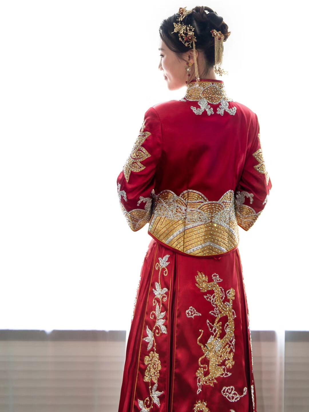 【秀禾+拖尾+敬酒服】送伴娘服+莫桑石项链+胸贴