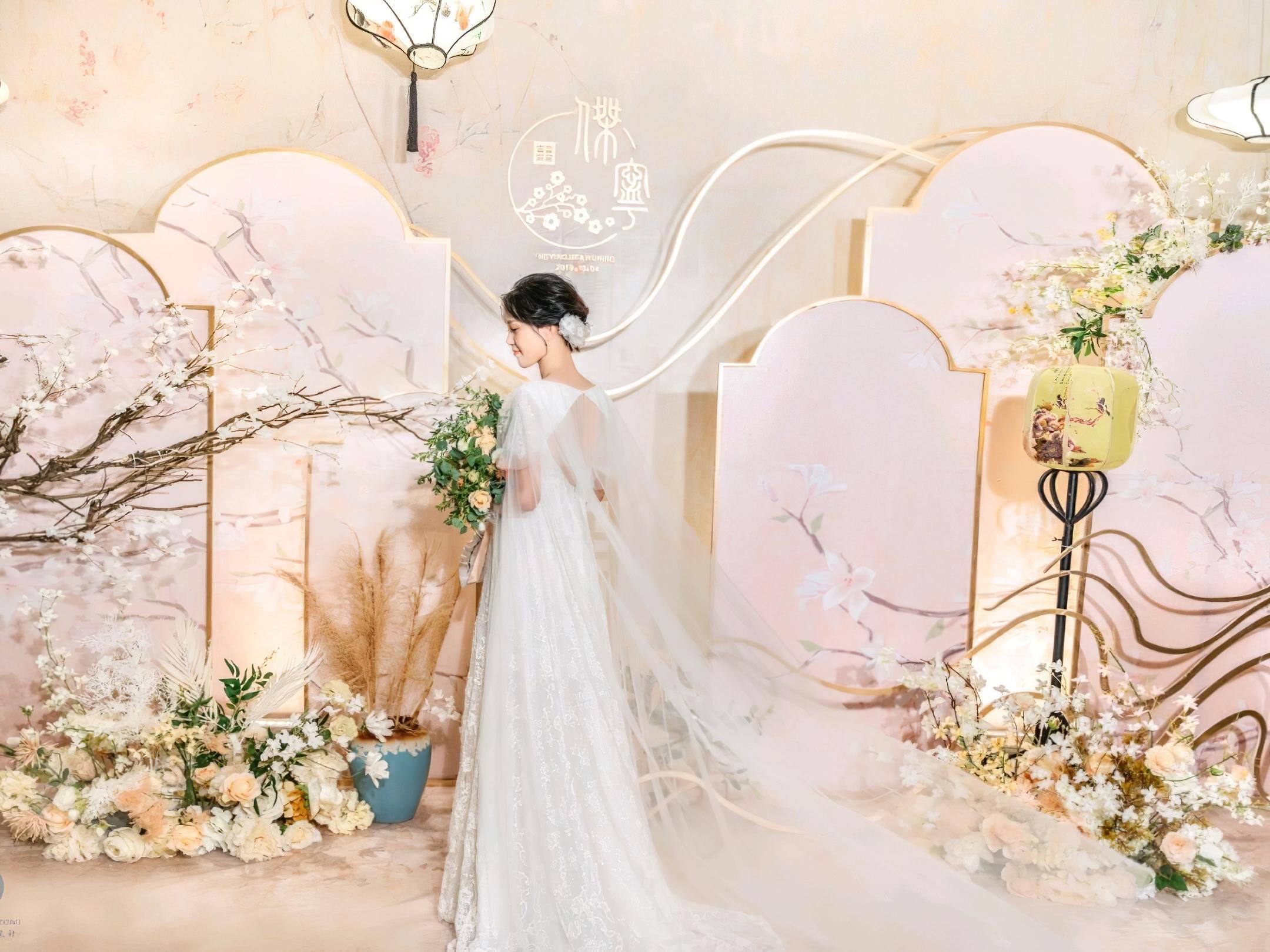 温暖的香槟色主题婚礼——和你邂逅场不一样的浪漫