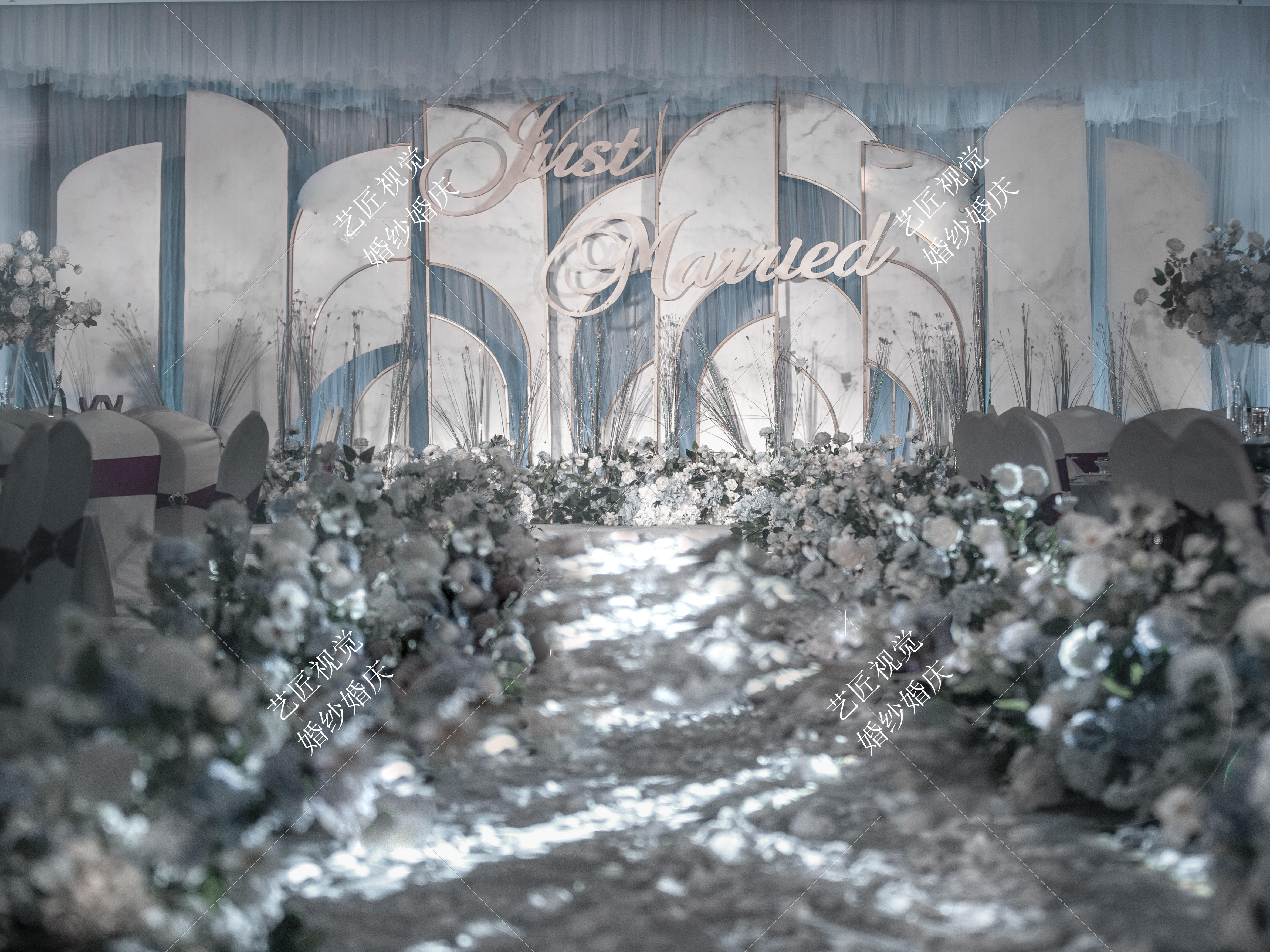 舞台吊顶+四大金刚全包大气婚礼