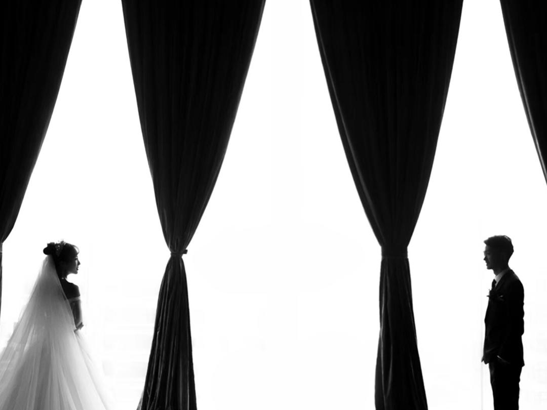 k女王拖尾主纱+出门纱+敬酒服+男装定制+跟妆