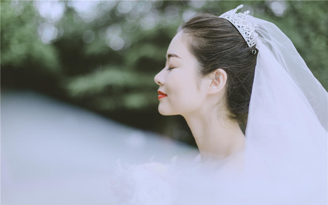 【钜惠】2988元8服8造风格任选外景拍摄