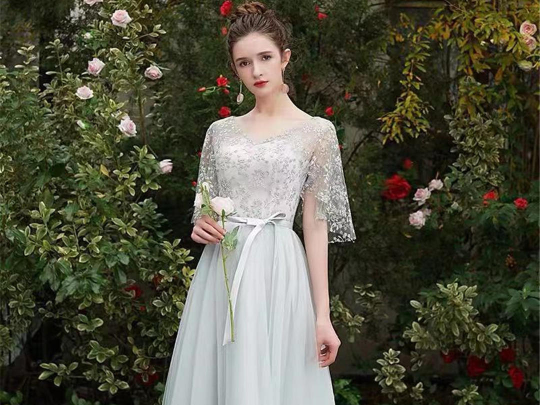 【网络预约特惠】新款伴娘服3件