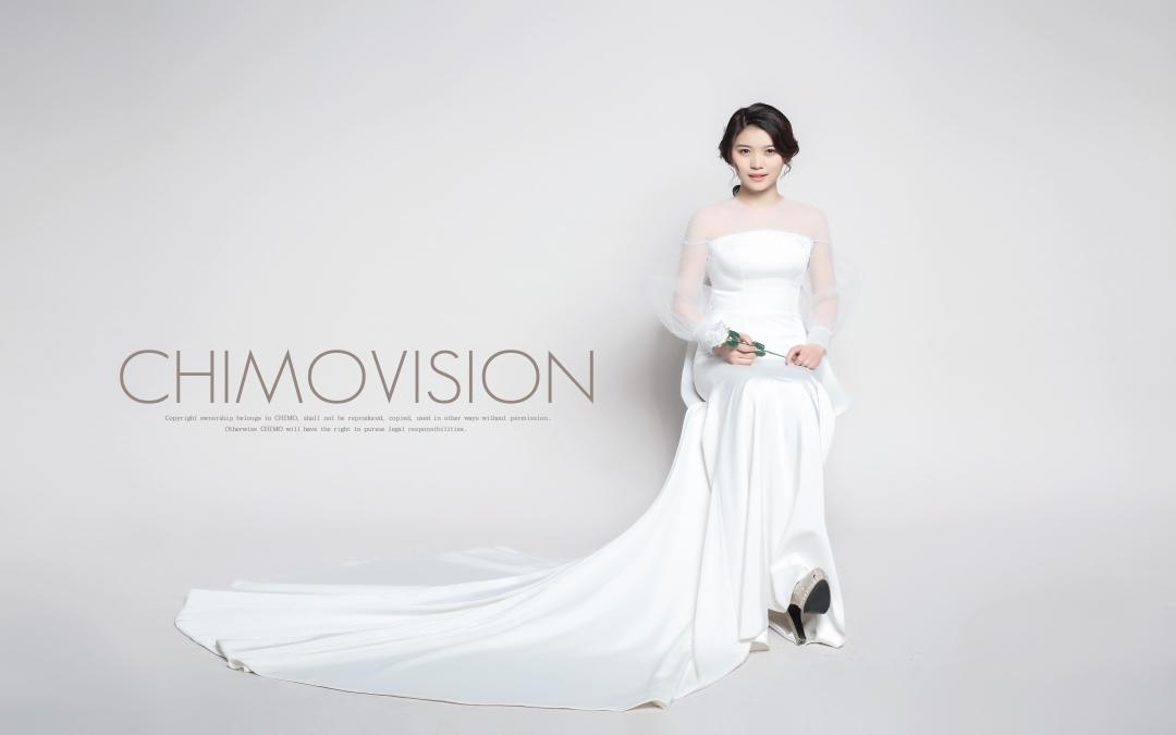 甜美系修身轻纱款适合草坪婚礼