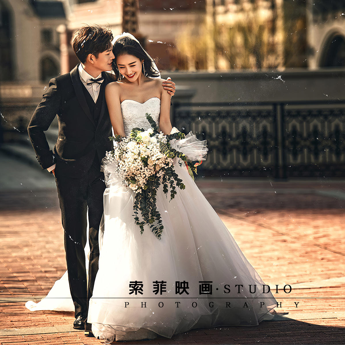 大连索菲映画婚纱摄影案例欣赏-东港地标建筑风格