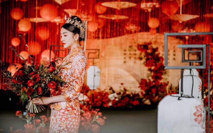 【BETRUE•本初婚纱】