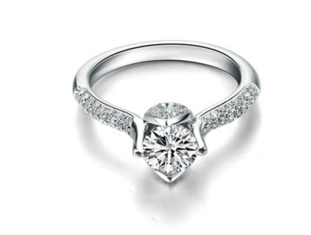 白18K金钻石女戒（皇家礼赞系列3）