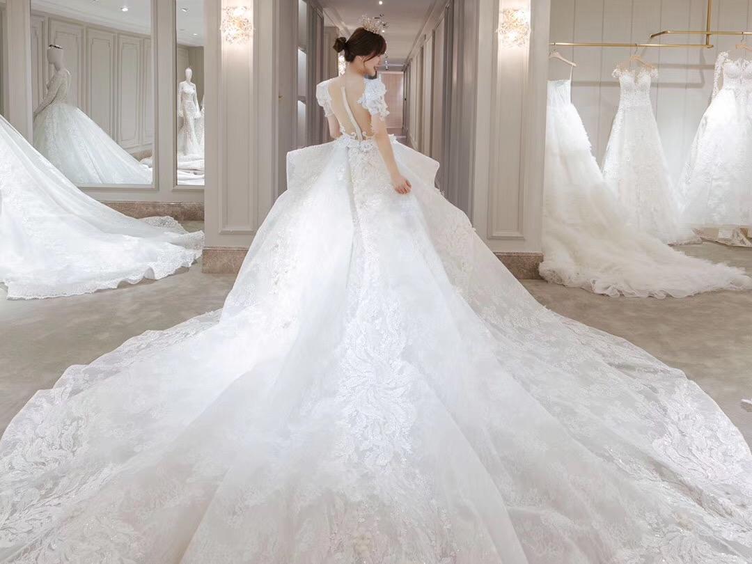 「特惠套餐」3件套婚纱租赁全款送免费伴娘租赁