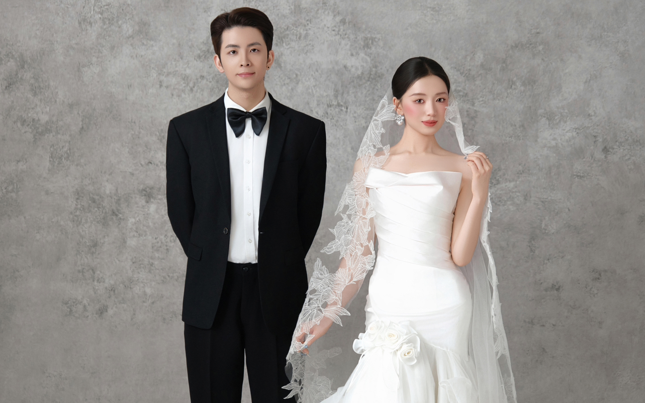 把我们的婚纱照画进文艺复兴的油画里