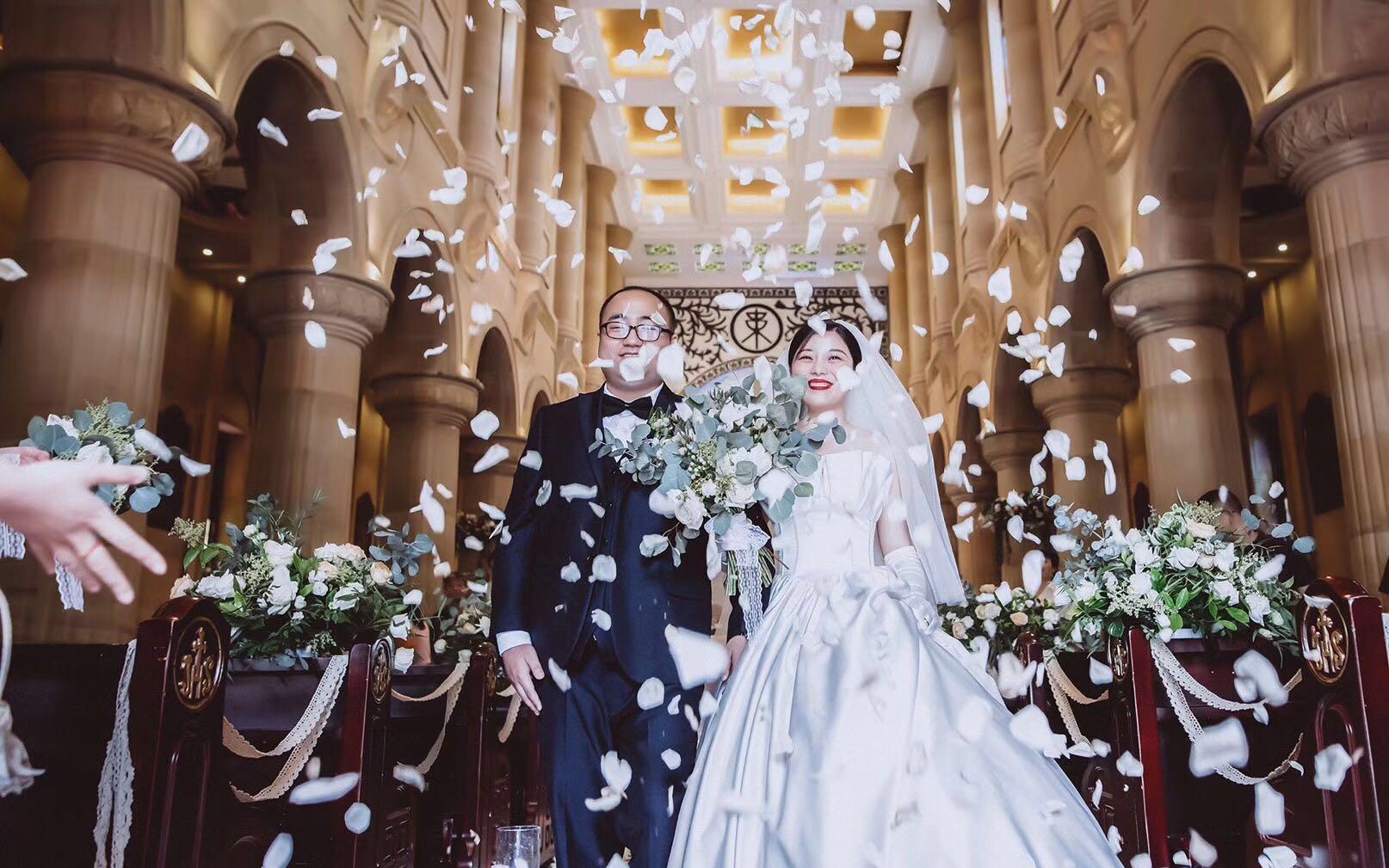 【卡弗丽】当蕾丝遇上婚纱，每一个女生看到都想嫁