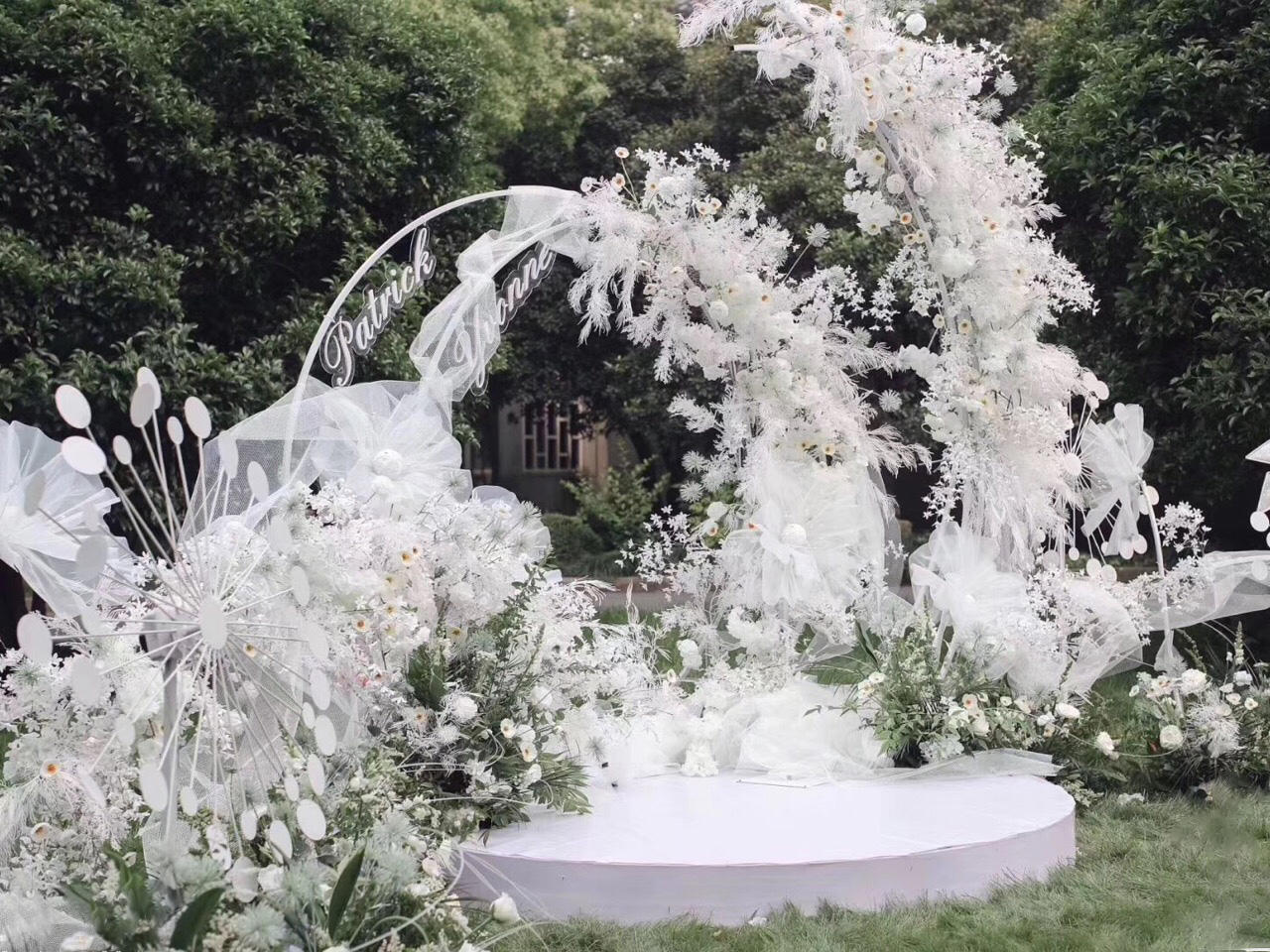 大理白绿色系清新户外婚礼