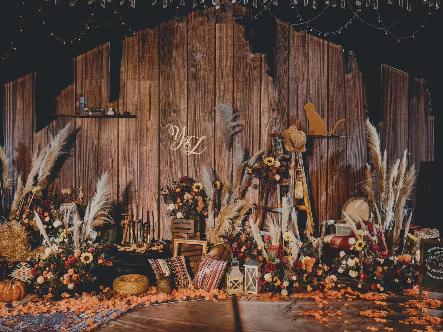 包含四大金刚温暖浪漫 黄色明亮婚礼 简约清新