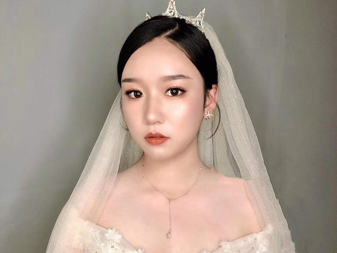 【怦然心动】艺人造型新娘全程跟妆  带助理一位