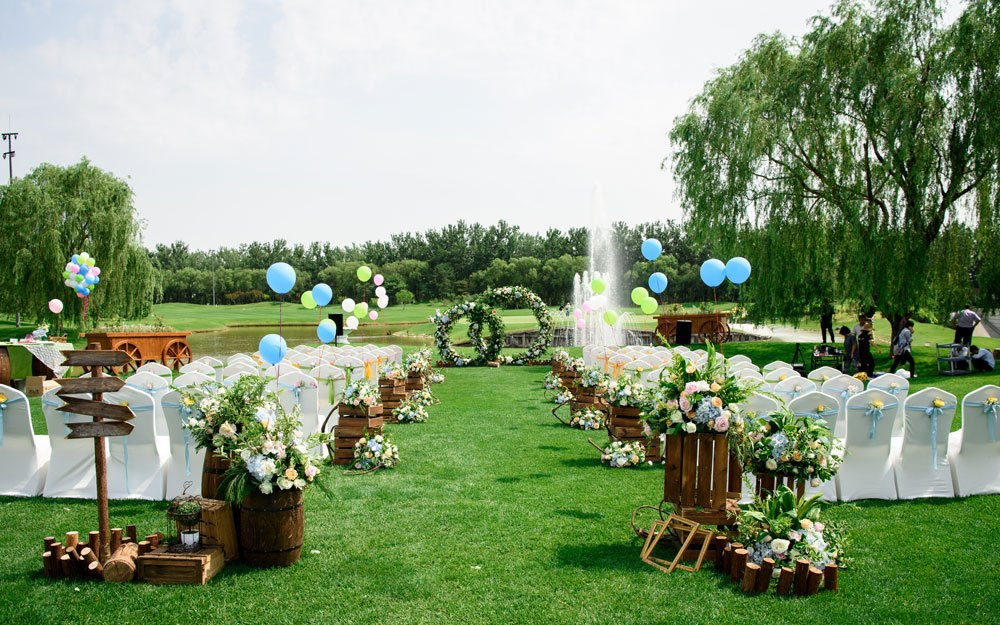 森系户外清新草坪婚礼定制