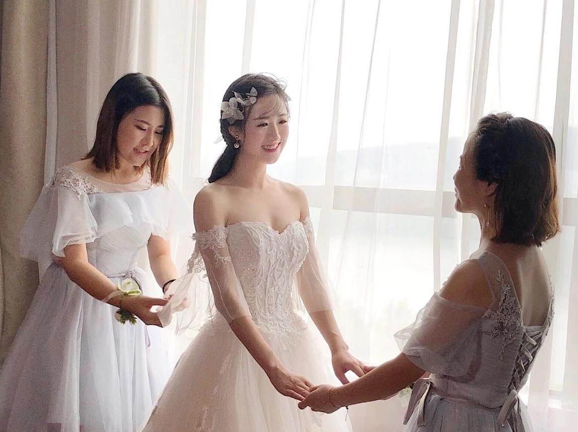 玖玖美妆资深老师全天婚礼跟妆