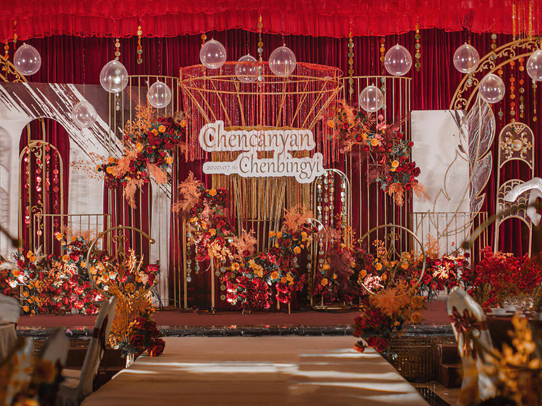 2021爆款大气红金婚礼+四大金刚+礼服全包