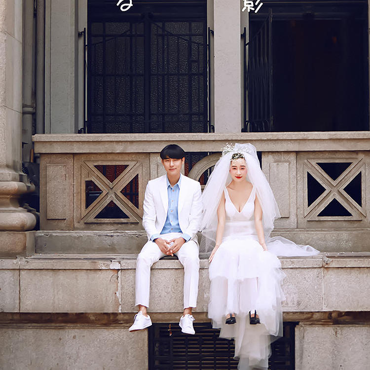 三千起婚纱照一价全包服装不限